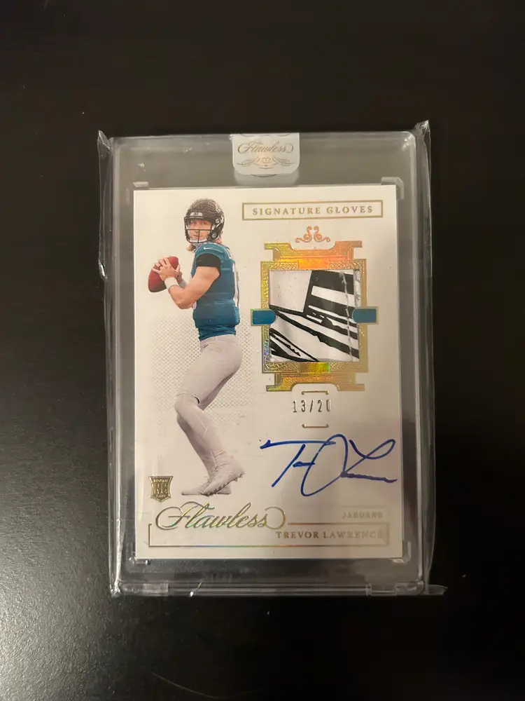 2021 NFL Flawless Trevor Lawrence Rookie Auto /20 - Glove Relic - Jacksonville Jaguars