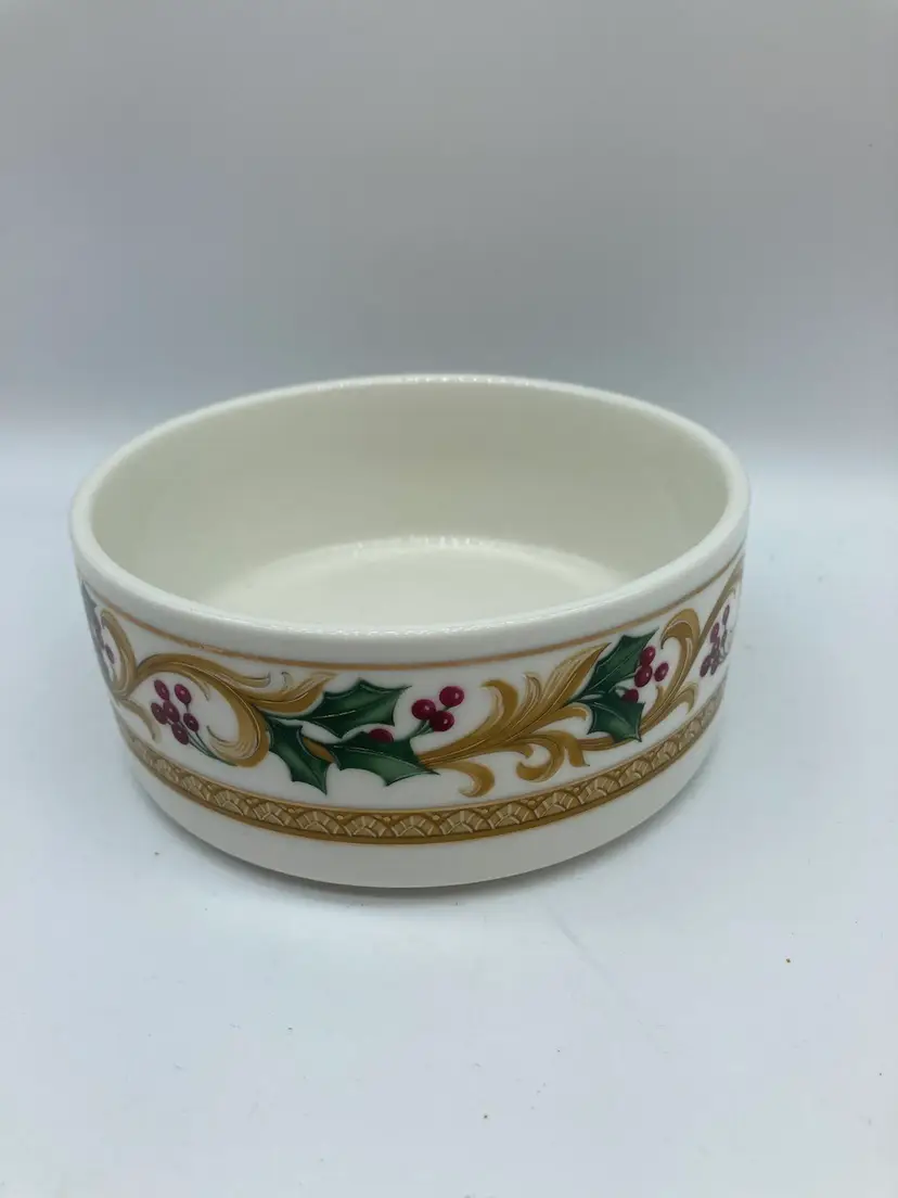 Mikasa Christmas Bowl