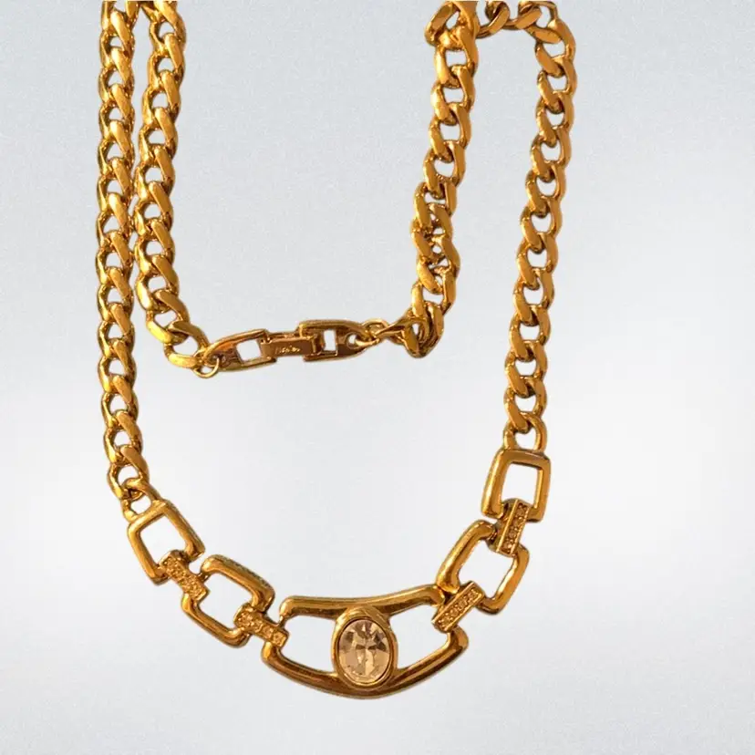 Napier Gold Tone Chunky Chain With A Center Rhinestone Crystal