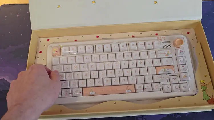 [GIVEAWAY]  IQUNIX x Little Prince ZX75 Sunset Ponder Mechanical Keyboard