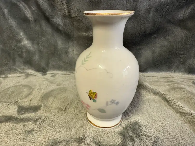 Vintage Japan Porcelain “Light Flower Kakumo” Flower Bud Vase Butterfly Floral