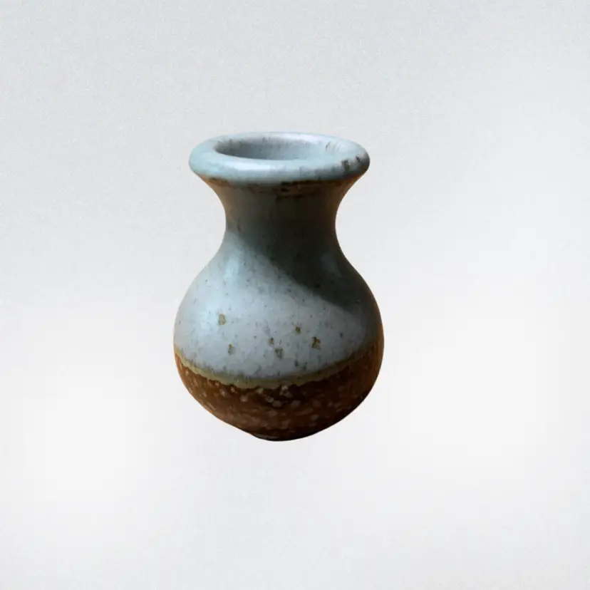 03. Vintage Studio Art Pottery Vase Signed GV Green Brown Speckled