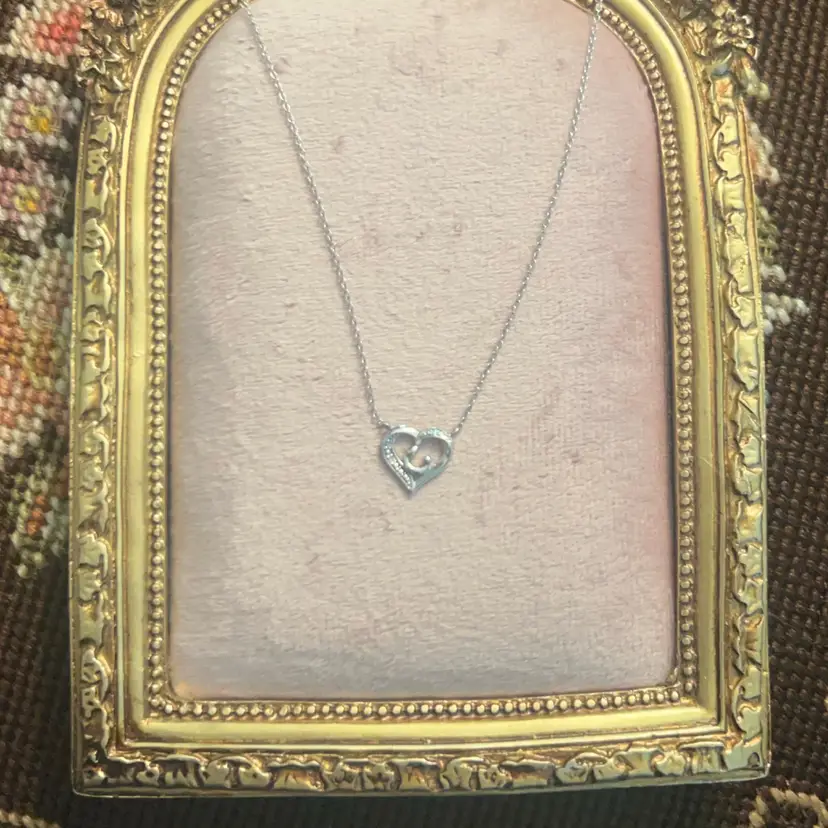 Vintage Dainty Sterling Silver Heart Necklace