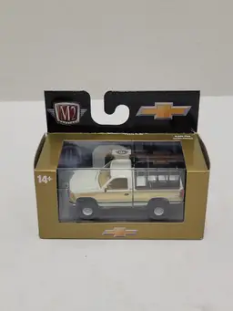 2025 M2 Machines - 1993 Chevrolet Silverado 1500 4x4 - R90 - 1/64 Pickup