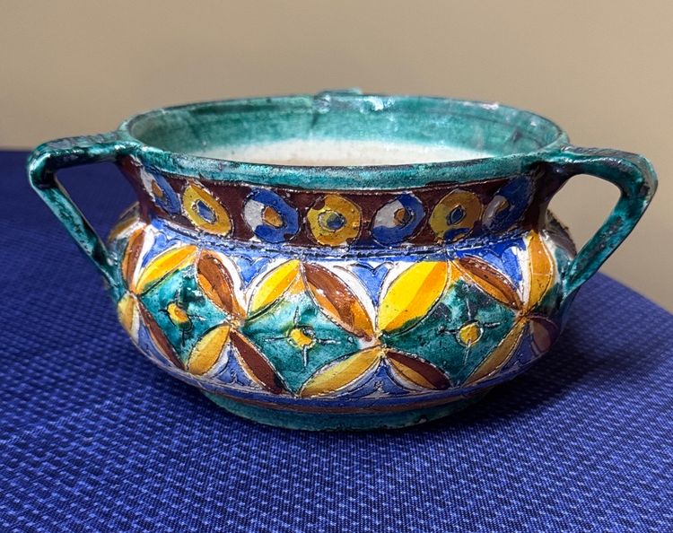 Italian Sgraffito Majolica Three-handle Planter - Made in Italy 8” diameter