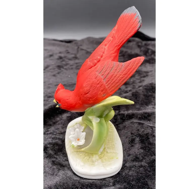 Vintage (1950s) Lefton Porcelain Cardinal, Head Down, KW464, w/Sticker, Japan