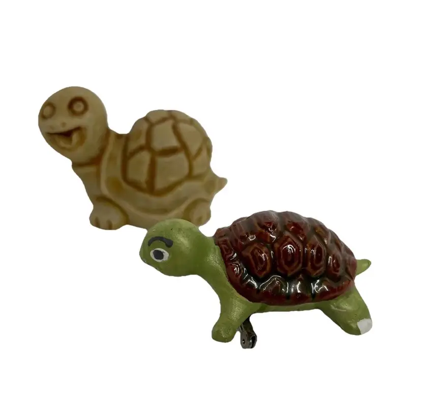 Vtg Resin Turtle Figurine Mexico & ceramic handpainted brooch custom lot of 2