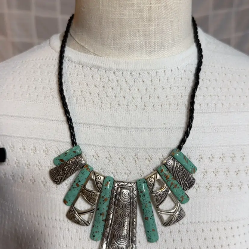 Handmade Silver Tone Native American Design Necklace