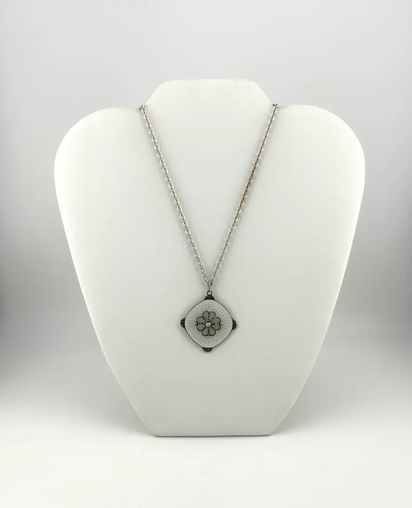 Vintage Sterling Silver MOP Pendant Necklace on Silver Tone Chain 16”