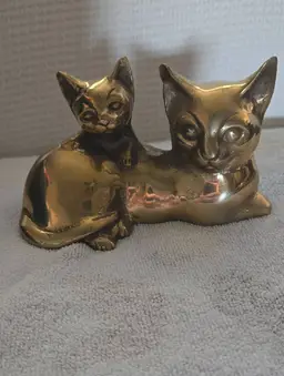 Vintage MCM Brass Cat Figurine With Her Kitten