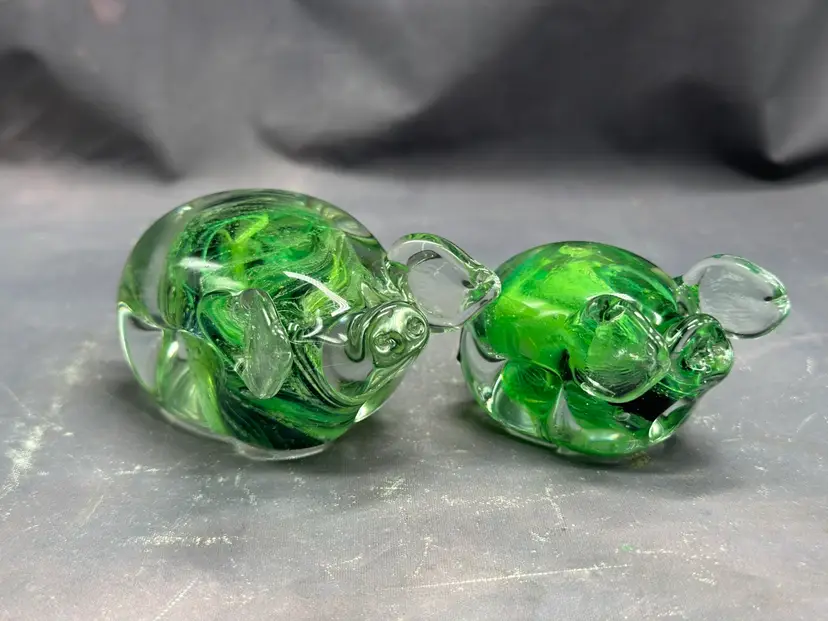 Vintage Kerry Irish Green Pigs Glass Paperweight Ireland Art Glass Set Of 2