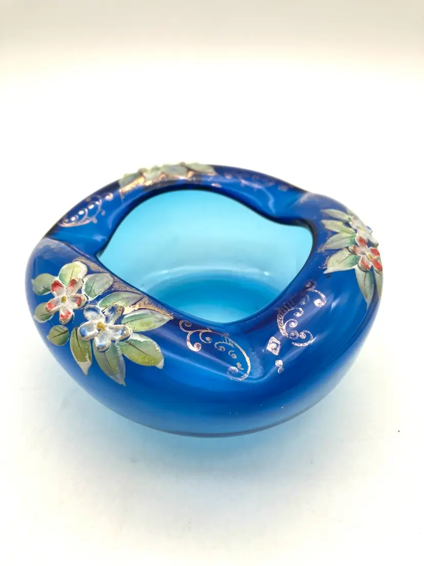 18 - Vintage Blue Art Glass Pinched Ashtray Bowl Vase With Painted Flowers And Gold 5β
