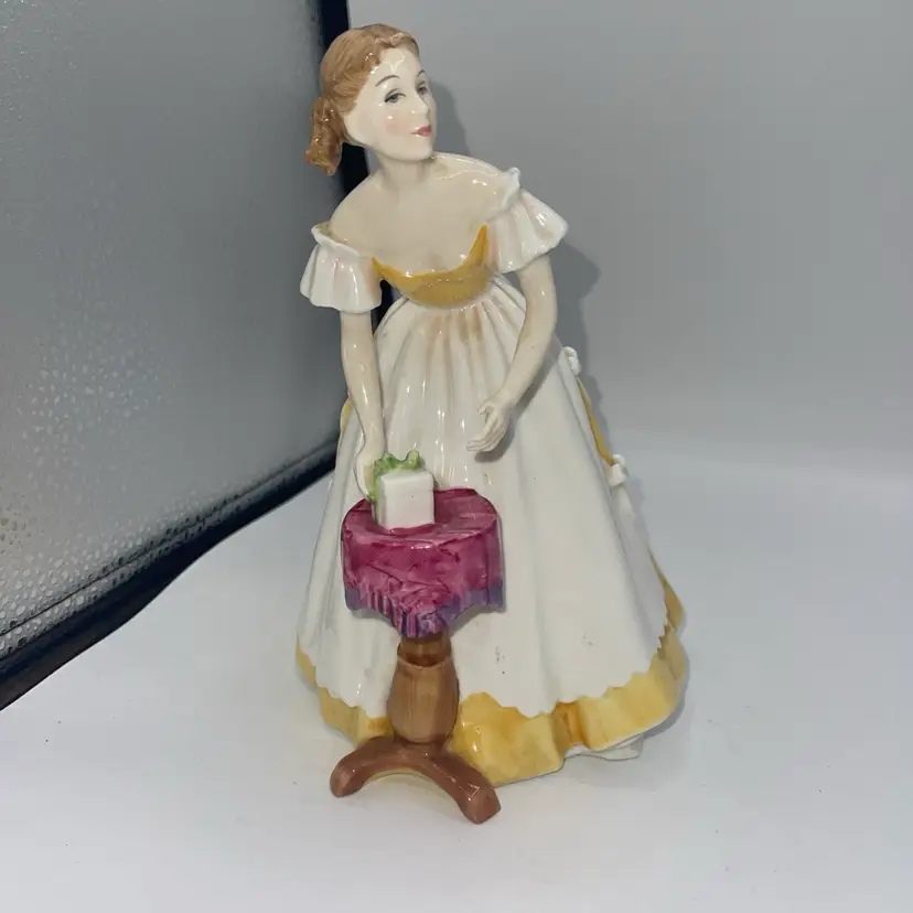 Royal Doulton Happy Birthday Figurine HN 3095 Excellent Condition