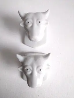 2 x Ceramic Little White Bull Apron Tea Towel holders kitchen farm animal hangers hooks