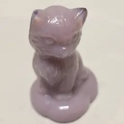 Vintage Boyd's Art Glass Kitten On A Pillow Lavender Slag Purple Cat