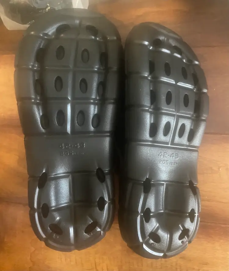 Men’s Black Clogs Size 42/43 (US 9.5) New