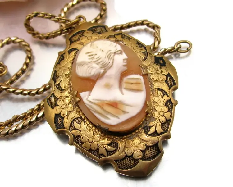 Fab Antique CAMEO Mourning Hair Locket Necklace Carved Shell