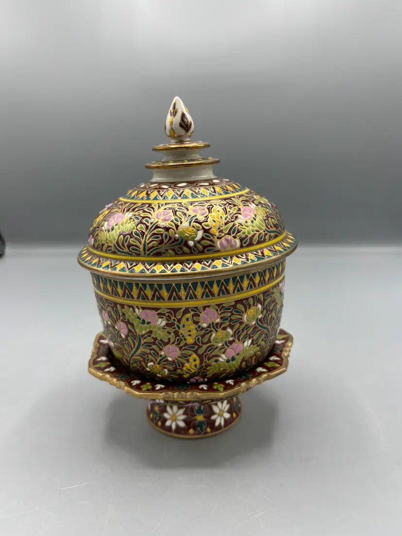 Thai Benjarayo lidded jar on pedestal hand painted scrollwork Thailand