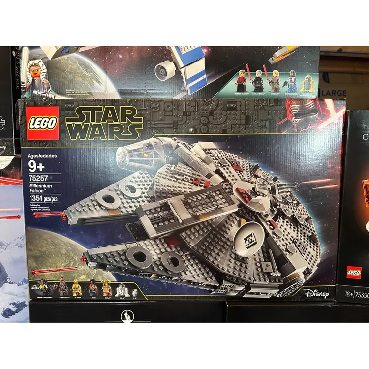 LEGO Star Wars 75257 Millennium Falcon