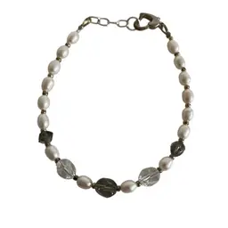 Pretty Pearl and Cut Crystal Bead Bracelet 8” Length