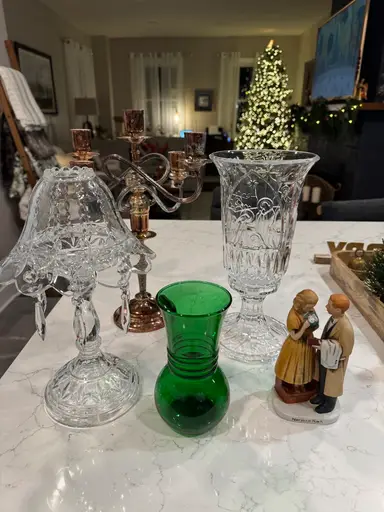 Last Auction Of The Year With Tiffany’s Treasures