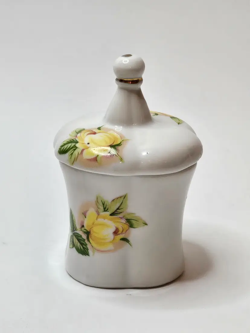 Vintage Small Ceramic Trinket Pill Box Yellow Rose Made In Taiwan