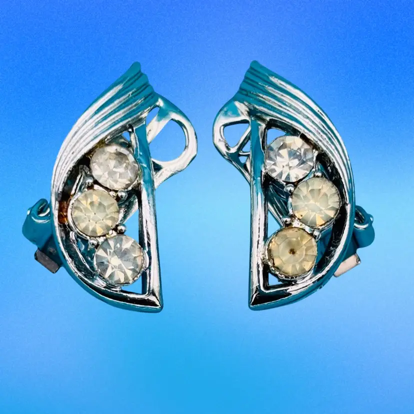 Vintage Silver-Tone Clip-On Earrings with Clear Rhinestones – Mid-Century Costume Jewelry