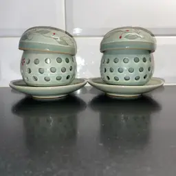 VTG (2) Celadon Crackle Tea Cup Infuser w/lid Floral Flowwr Design handpainted