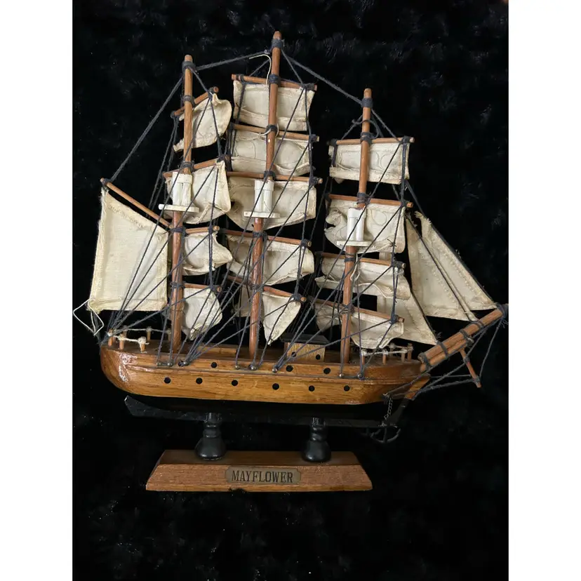 Wooden Mayflower 9” Model