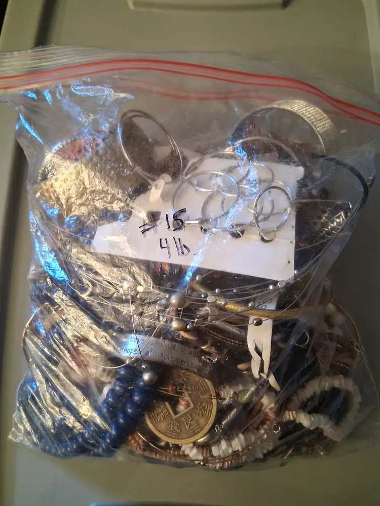 4 lbs Mostly WEARABLE COSTUME JEWLERY VTG to MOD Resell/Keep/Craft/Upcycle #15