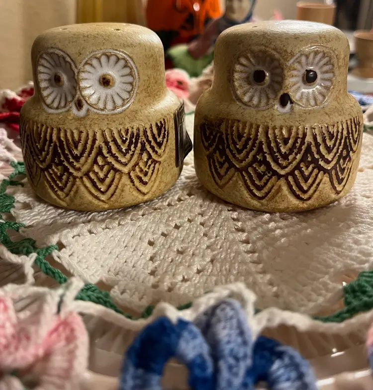 VINTAGE OWLS POTTERY CRAFT SALT AND PEPPER SHAKERS BOHO