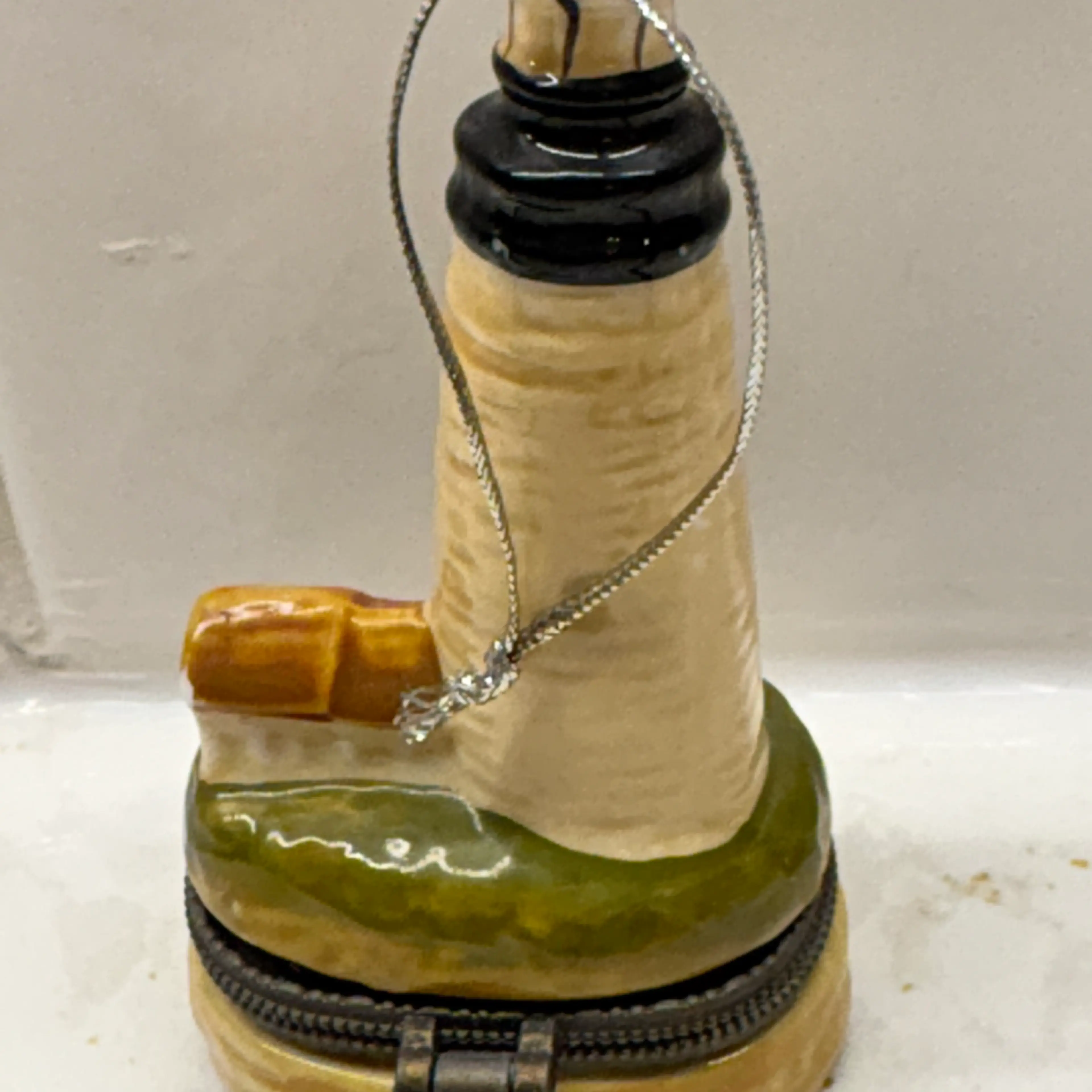 Image 3 of 4