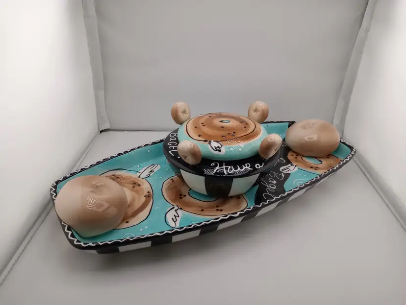 Joanne Delomba bagel platter set