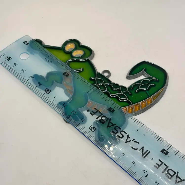 Vintage 1980/90’s Crocodile Alligator Stained Glass Suncatcher 4.5”