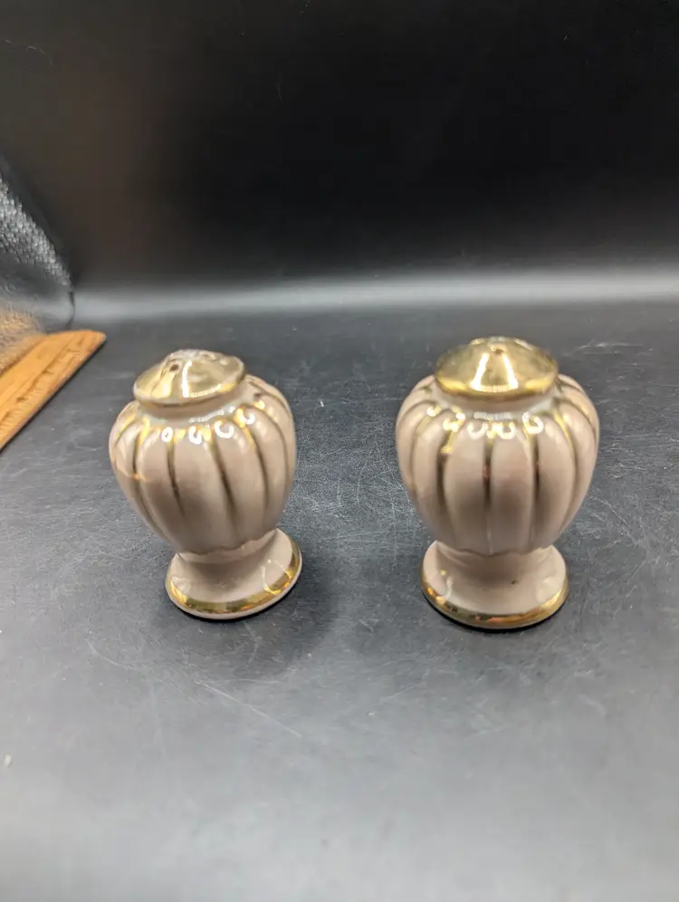 Vintage Hand Painted Salt & Pepper Shakers Ribbed Heavy Gold Trim Lustreware Design.