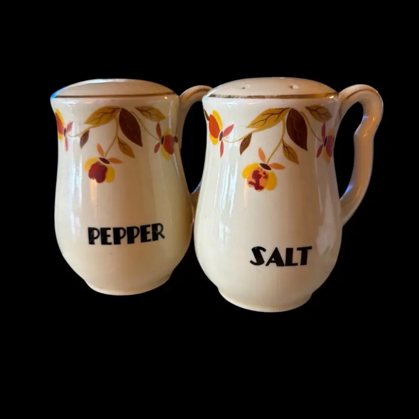 Hall’s Superior Quality Jewel Tea Autumn Leaf 4 1/4” Salt&Pepper Shaker Set