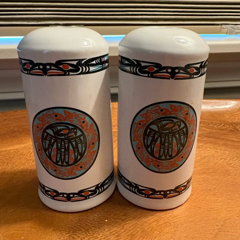 Vtg Ceramic Salt & Pepper Shakers - Pacific NW Coast Thunderbird Design