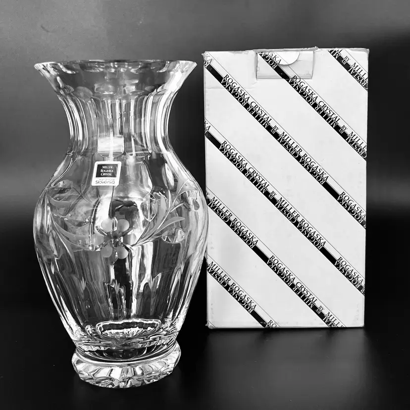 #062- Vintage Crystal Vase Soho Collection By Miller Rogaska Slovenia Etched Pattern Flowers