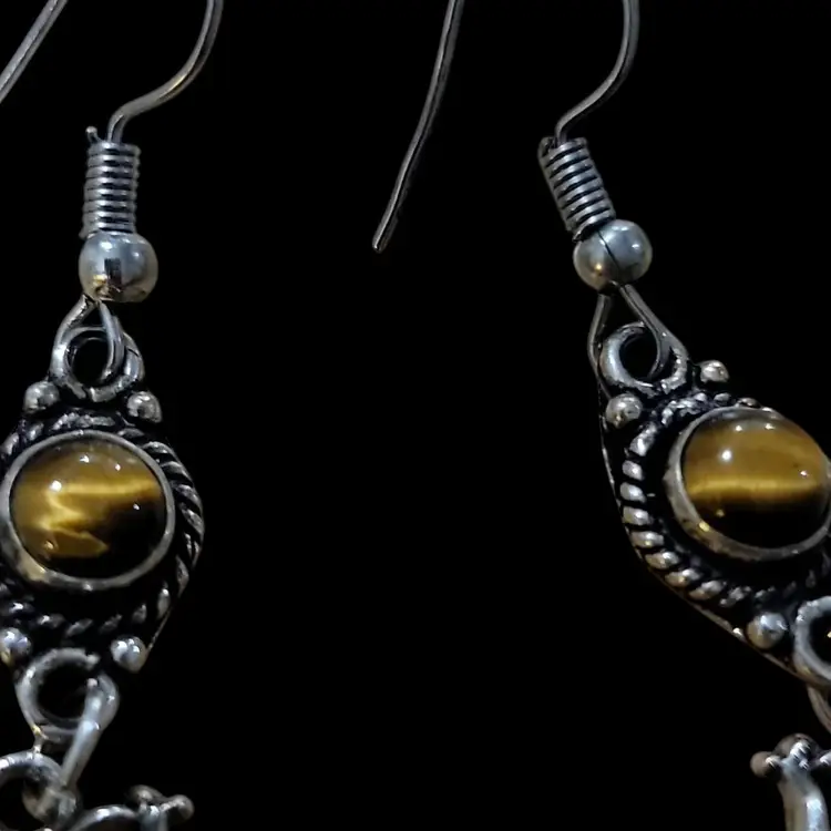 BumbleBee Gemstone Dangle Drop Earrings Brown Jadeite Tiger Eye Stone Insect