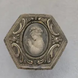 Farmington? Gold Plated Jewelry Trinket Box With A Cameo On The Lid