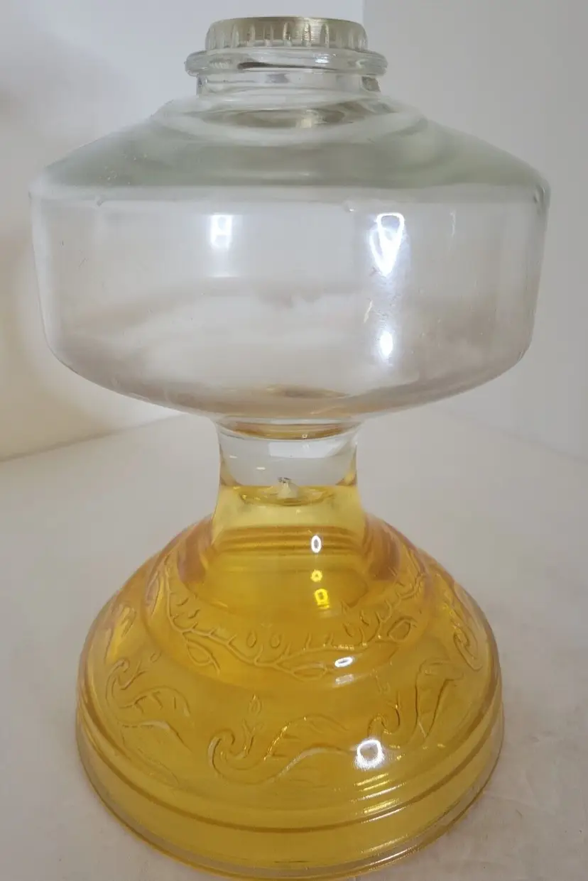 Antique Vintage Amber Yellow Gold Eagle glass Kerosene Oil Hurricane lamp