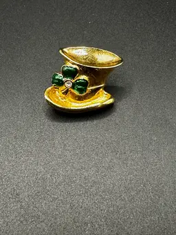 A107 - Avon Shamrock Hat Pin