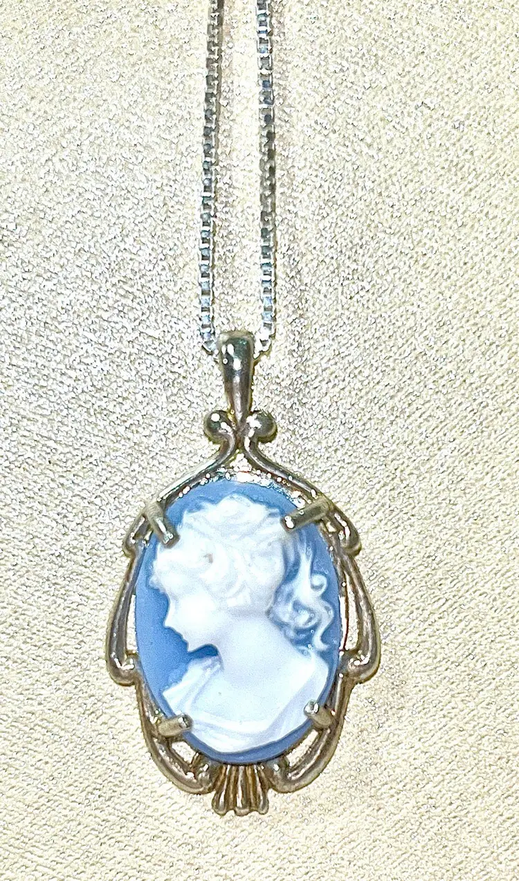 Vintage Kabana Blue Cameo in 925 Sterling Silver, 925 18" Chain
