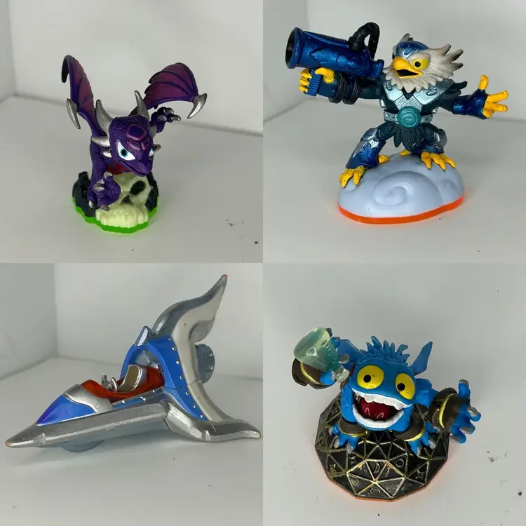 SKYLANDERS LOT: Cynder, Jet-Vac, Pop Fizz, Superchargers: Sky Slicer