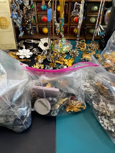 Jewelry Date Night W/ MoonSkyVintage On Niknax.net