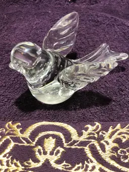 Crystal glass, bird figurine