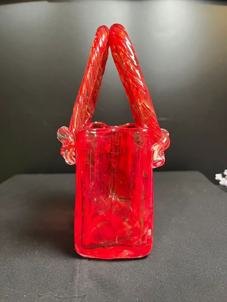 #01 Red & Clear Art Glass Hand Bag-w/ Twisted Rope Like Handles-The Red Has Hints of Orange. Clear Glass is UV Reactive w/ 365. With a 395 I'm Pretty Sure It Would Also Glow Orange. Lot 60