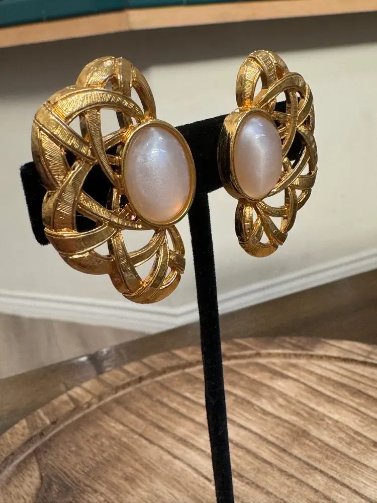 Faux Pink Opal Cabochons Clip On Earrings