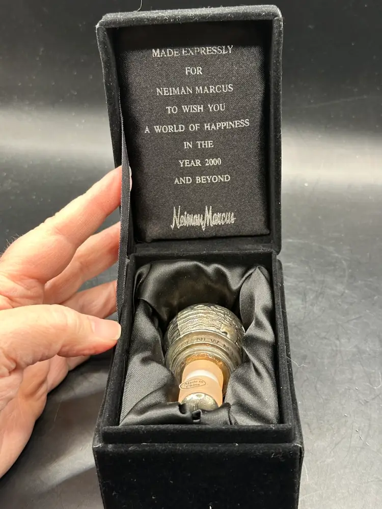 Neiman Marcus Millennium Globe Wine Bottle Stopper Velvet Original Box