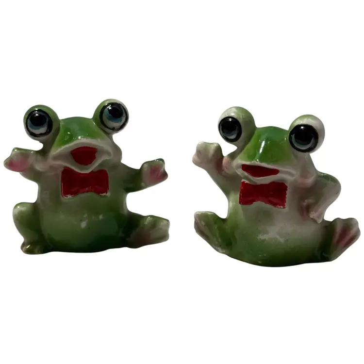 Vintage Lucky Frogs Salt Pepper Shakers Stoppers Green Kitschy 1950s Japan RARE
